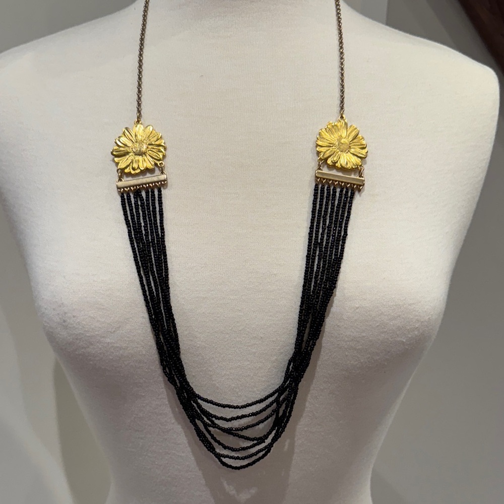 Foxy Jewelry Chic Black and Gold Floral Necklace